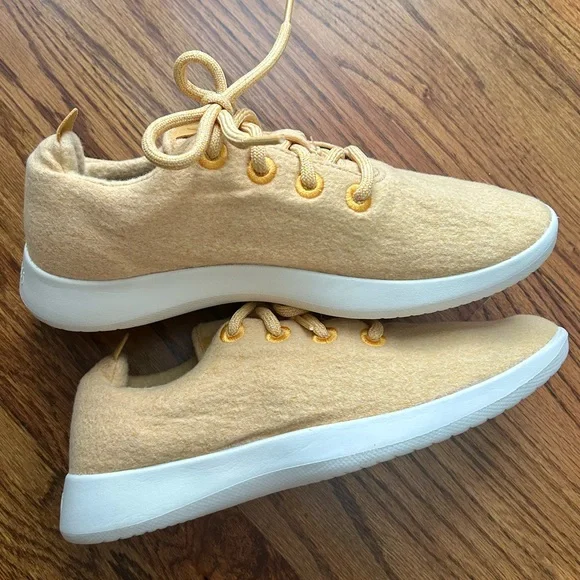 Women’s Allbirds Sneakers - Picture 12 of 16